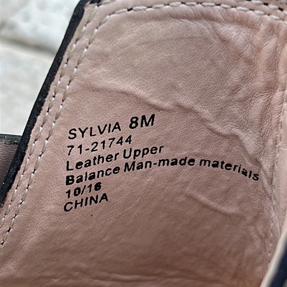 G H BASS & CO Sylvia Ankle Black Leather Bootie - Size 8 - Picture 5 of 9